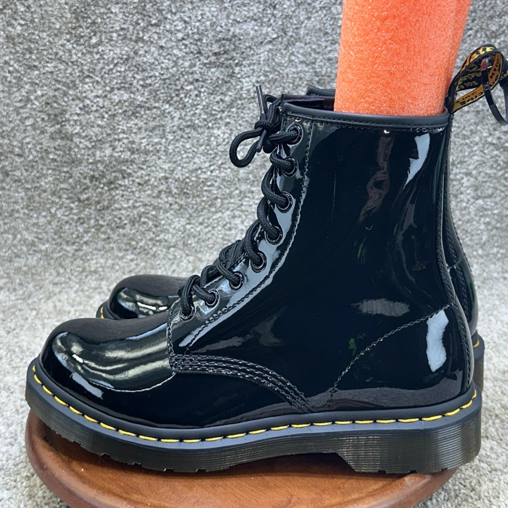 Dr Doc Martens 1460 US Men’s 7 Women’s 9 Black Smooth Leather Boots New Unisex